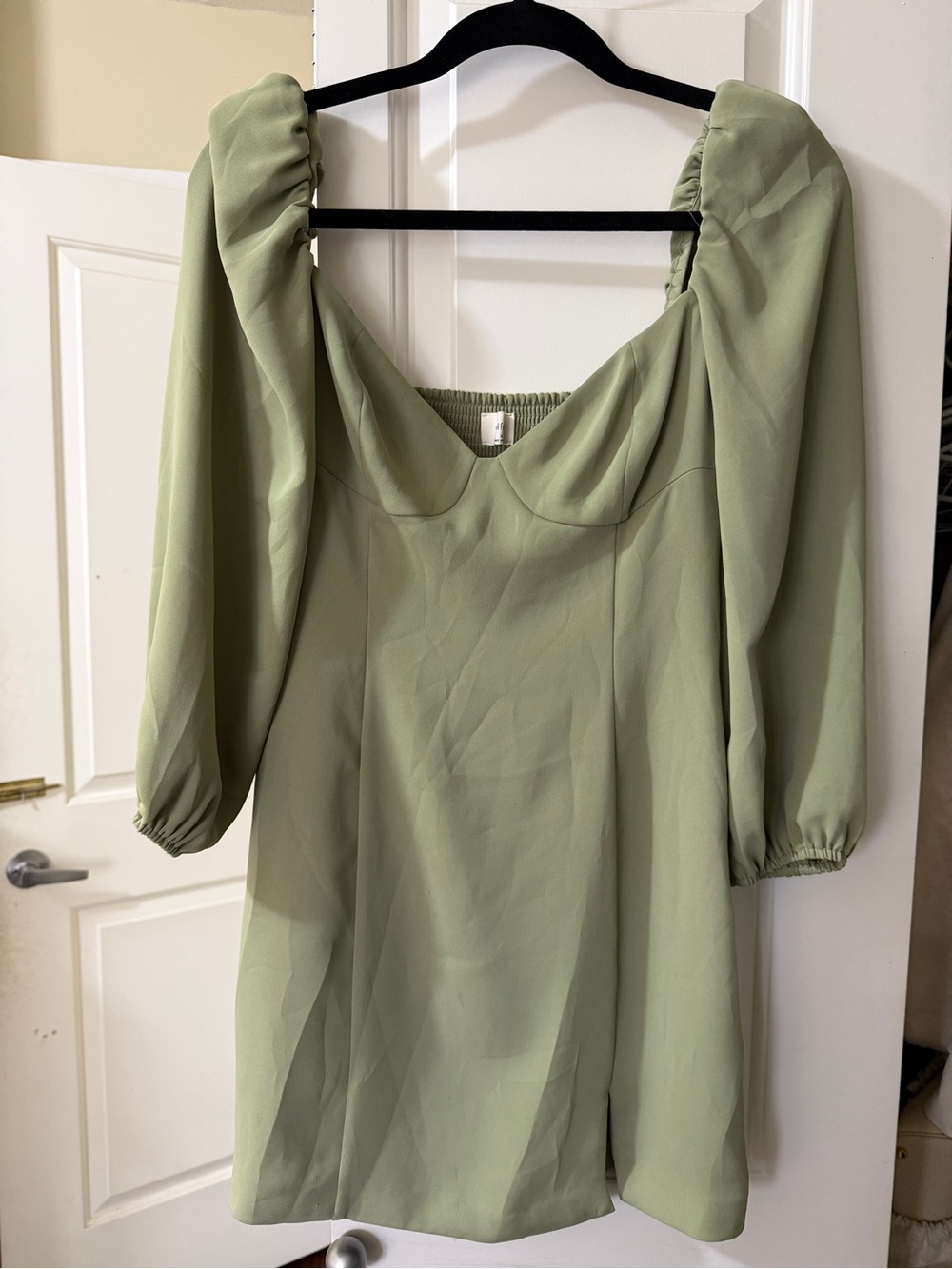Aritzia Wilfred novella dress Puff-Sleeve Mini Dress in Sage Green